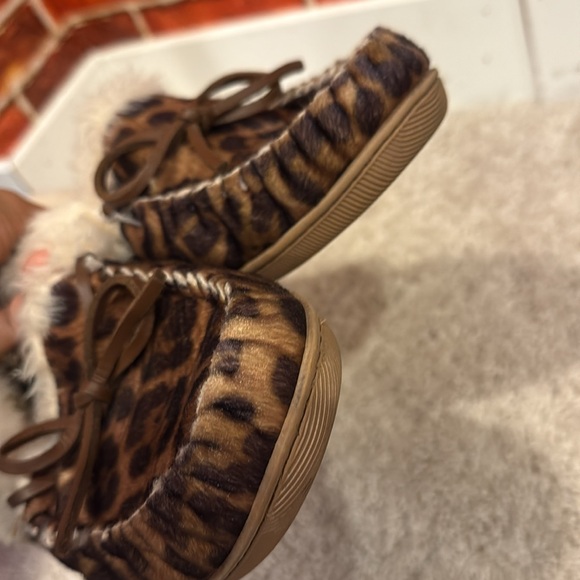 𝅺J. CREW Fuzzy Leopard Print Mule Slip-On Slippers Brown Black size 10 - Picture 5 of 13